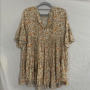easel Tan and Brown V-Neck Flutter Sleeve Boxy Top